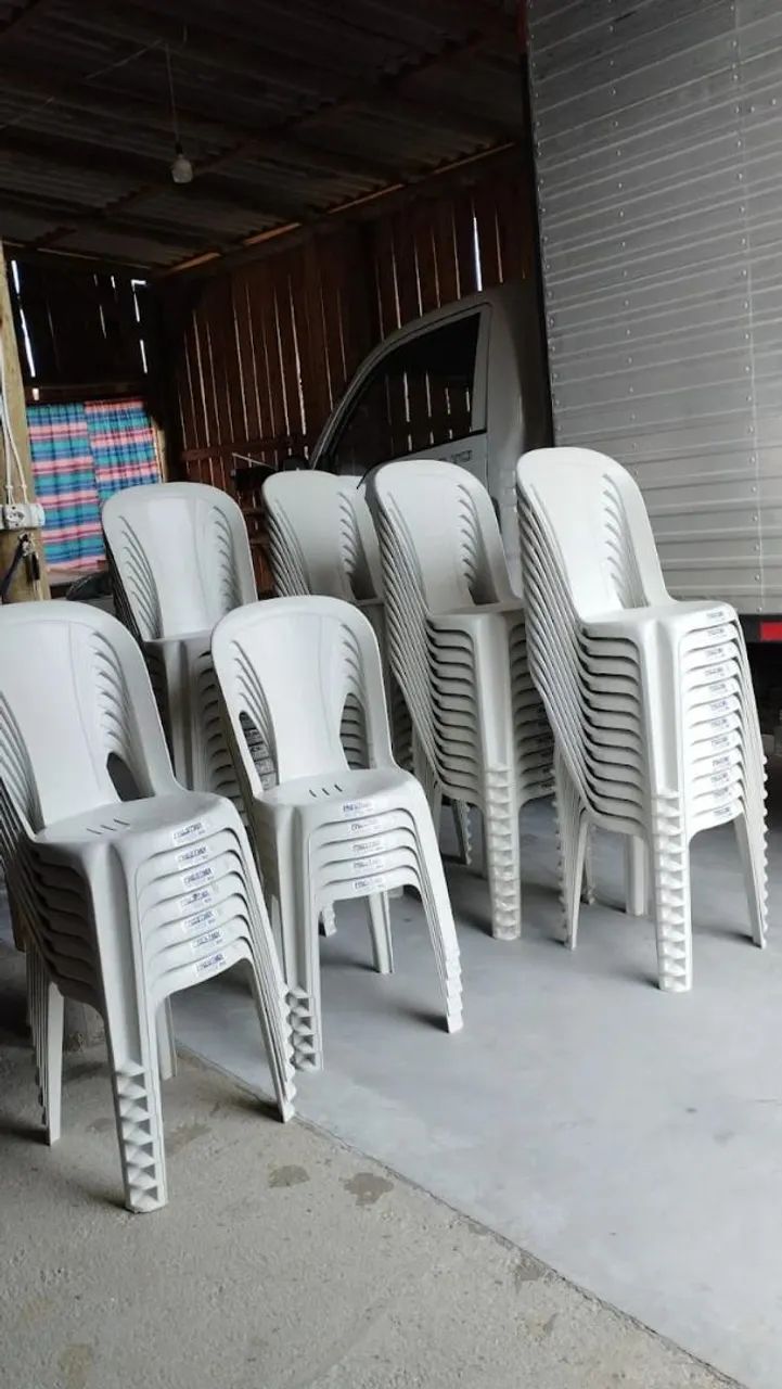 Cadeiras e Mesas de Plástico  - Foto 4