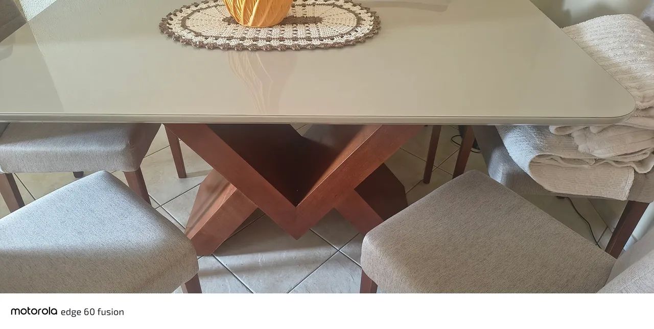 Mesa com 6 cadeiras estofadas  - Foto 3