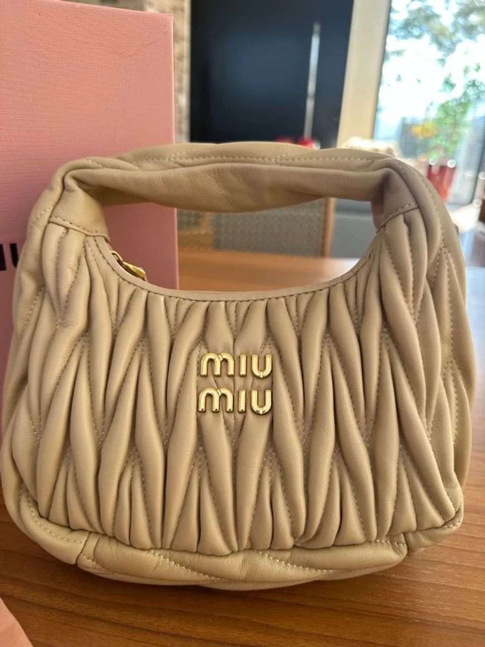 bolsa miu miu clutch wander de couro matelassê - Foto 3