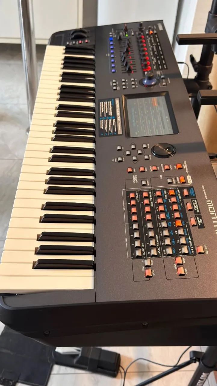 Yamaha Montage 61 - Foto 2