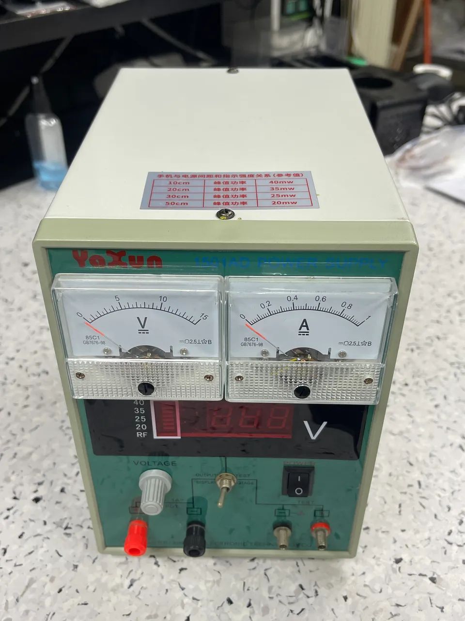 fonte de bancada da marca Yaxun, modelo YX-1501AD. - Foto 2