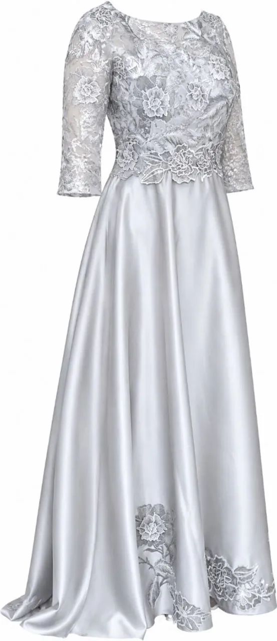 Vestido de cetim com bordado 
