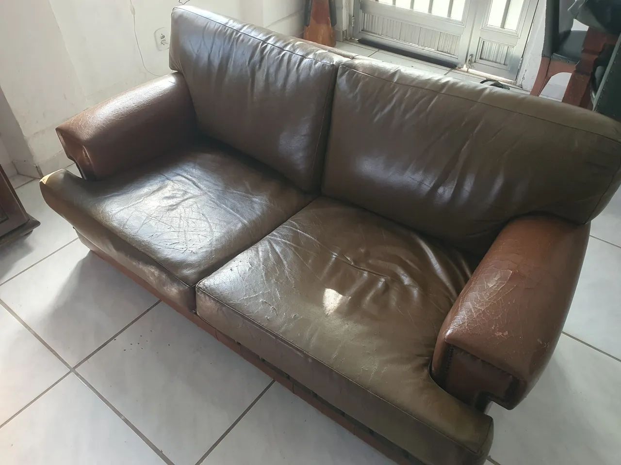 sofa couro legítimo