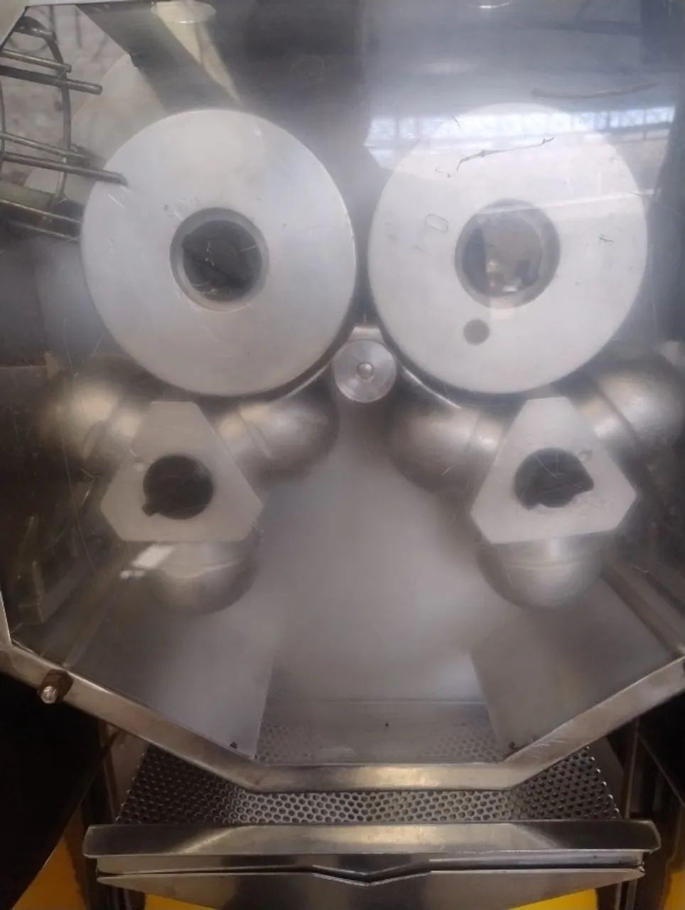 Extratora Industrial de Laranja 150 Litros/Hora