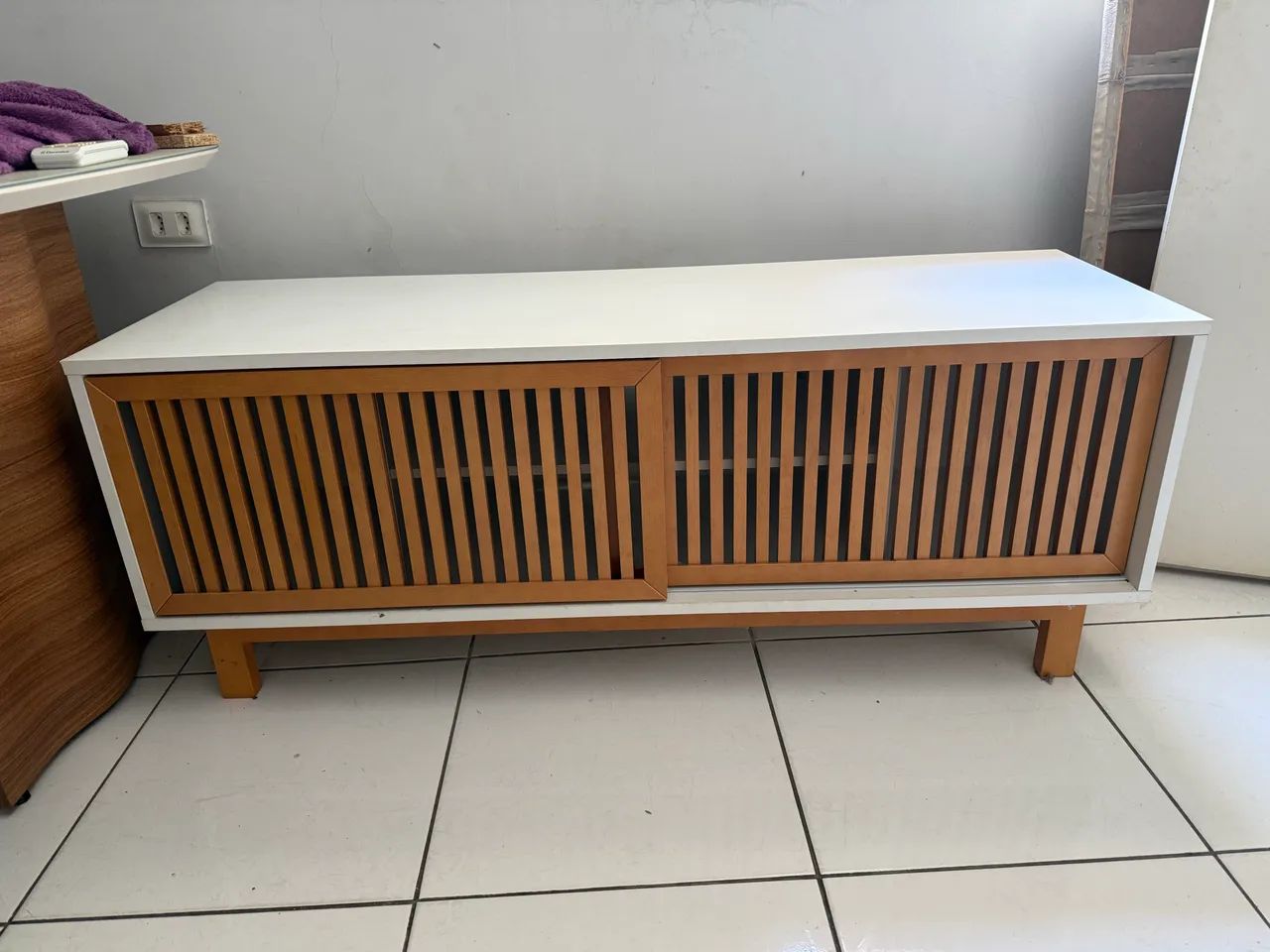 Rack TokStok ripado madeira e branco  - Foto 3