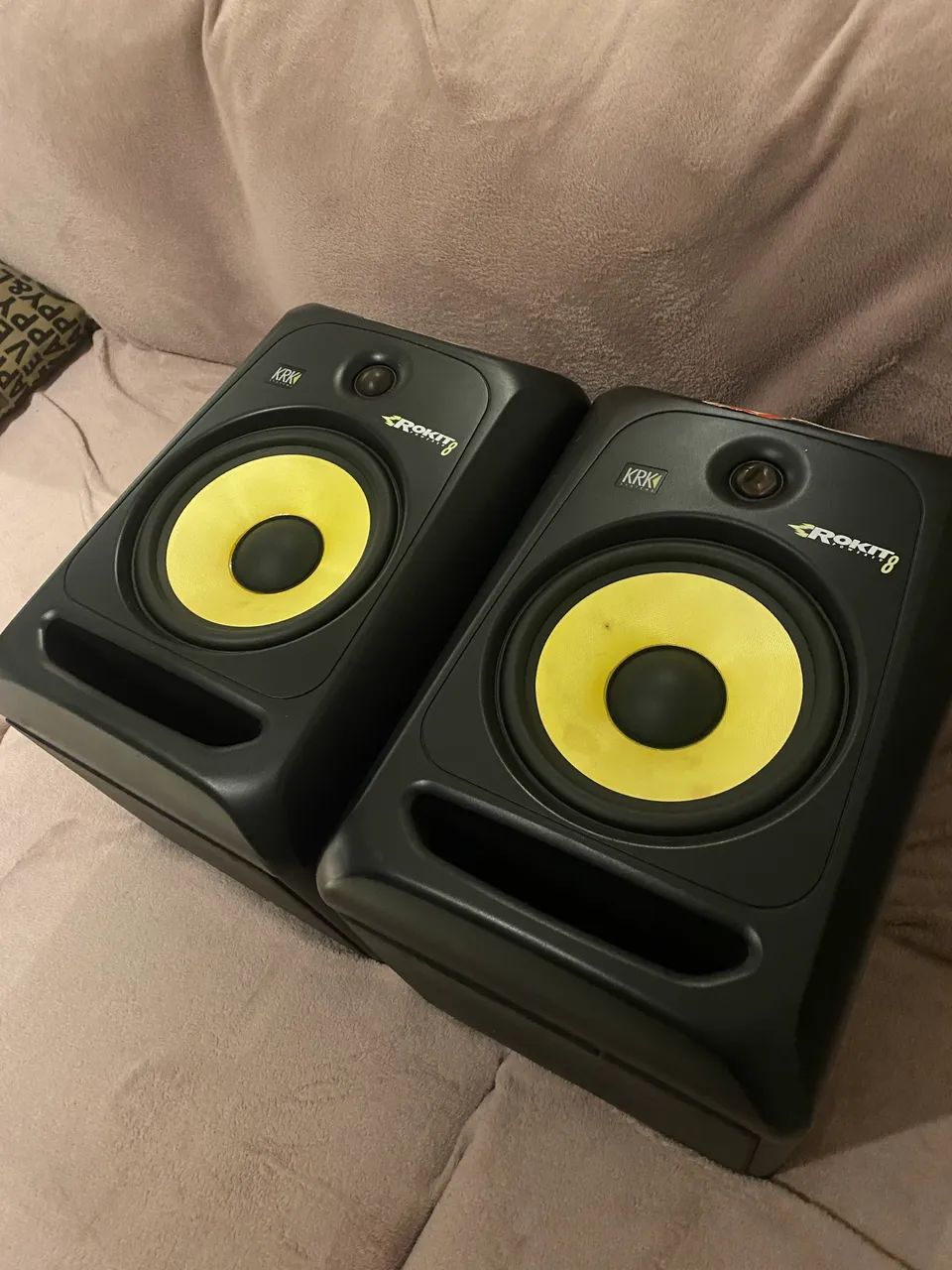 PAR DE MONITORES KRK ROKIT 8