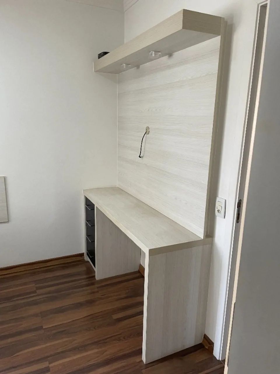 Painel e Bancada para Dormitório ou Escritório com Gaveteiro - Foto 4