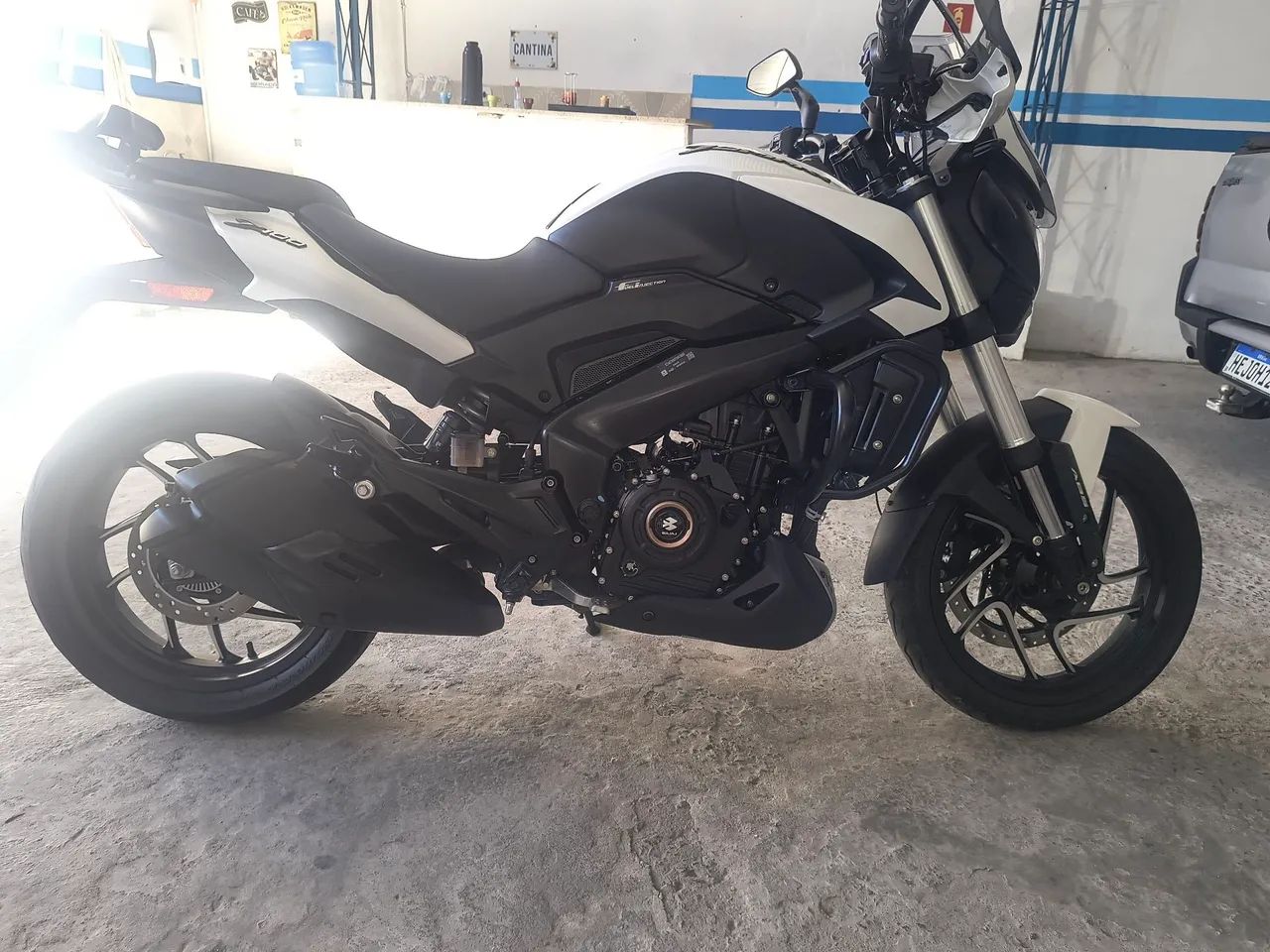 Dominar 400