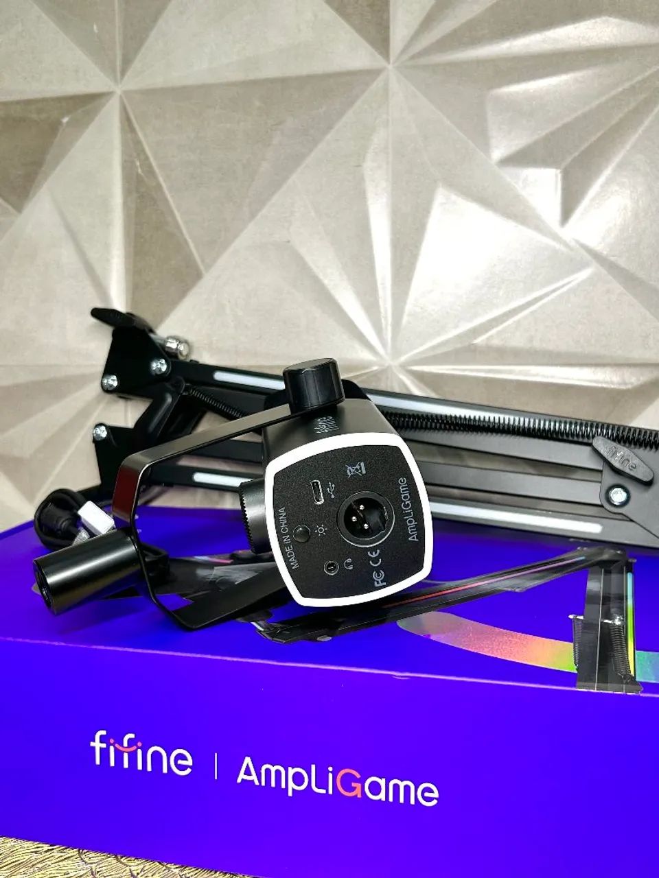 Kit de Microfone Fifine AM8 PRO com Braço Articulado - Foto 4