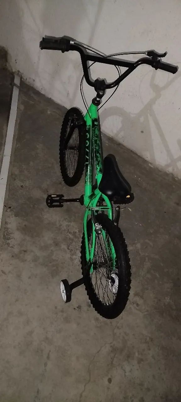 Vendo bicicleta média em estado de nova