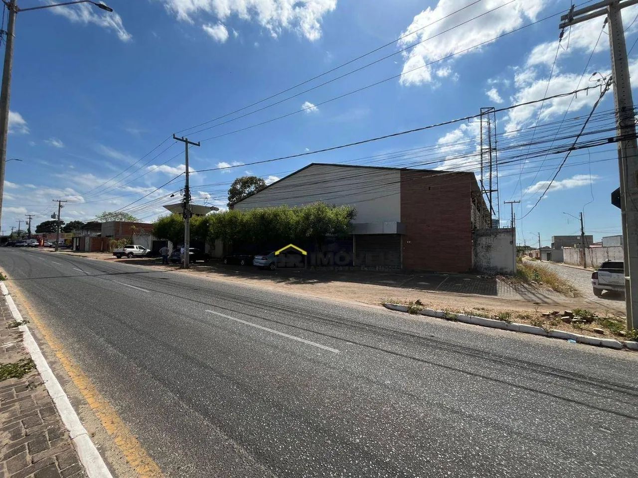 Alugue Galpão de 1.300 m² no Vale Quem Tem