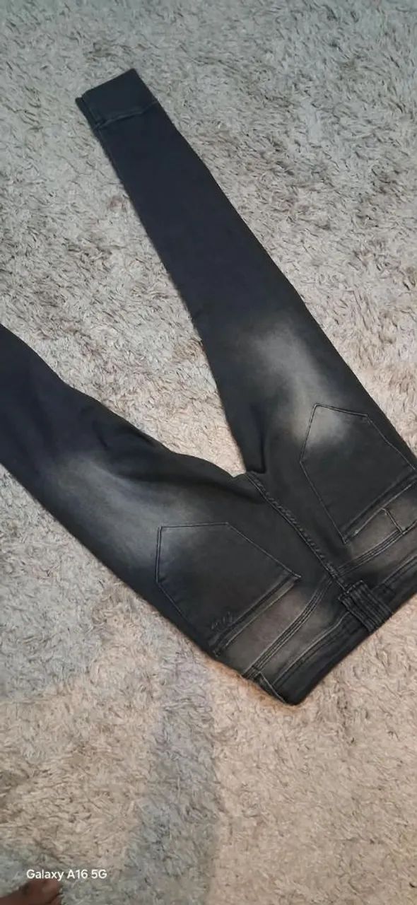 Calças Jeans Infantil Usadas 2 vezes - Foto 3