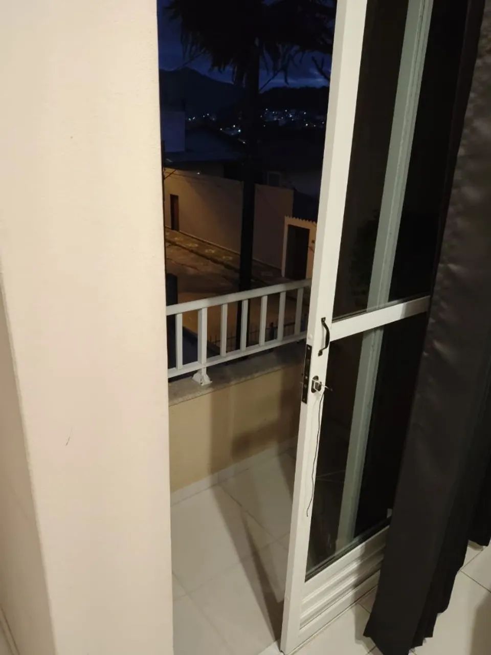 LOCAÇÃO DE QUARTO INDIVIDUL PARA MULHER C/LUZ, ÁGUA E INTERNET - Foto 3