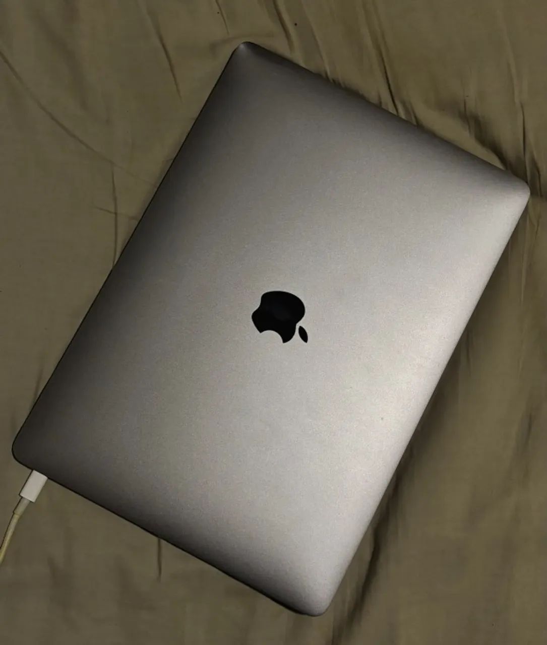 MacBook Pro 13" 2017 | Intel i5 | 8GB RAM | SSD | Prata