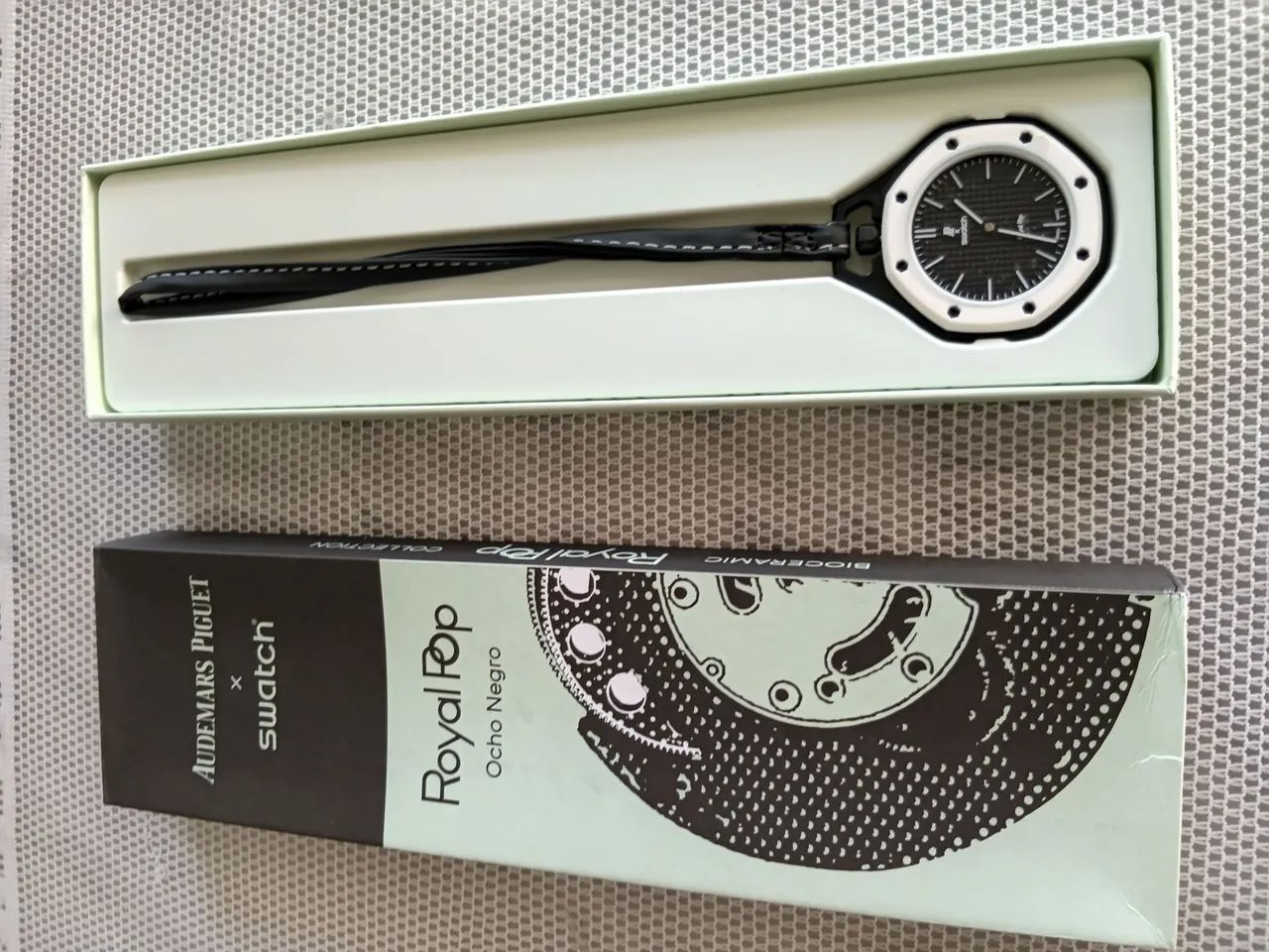Relógio Swatch x AP