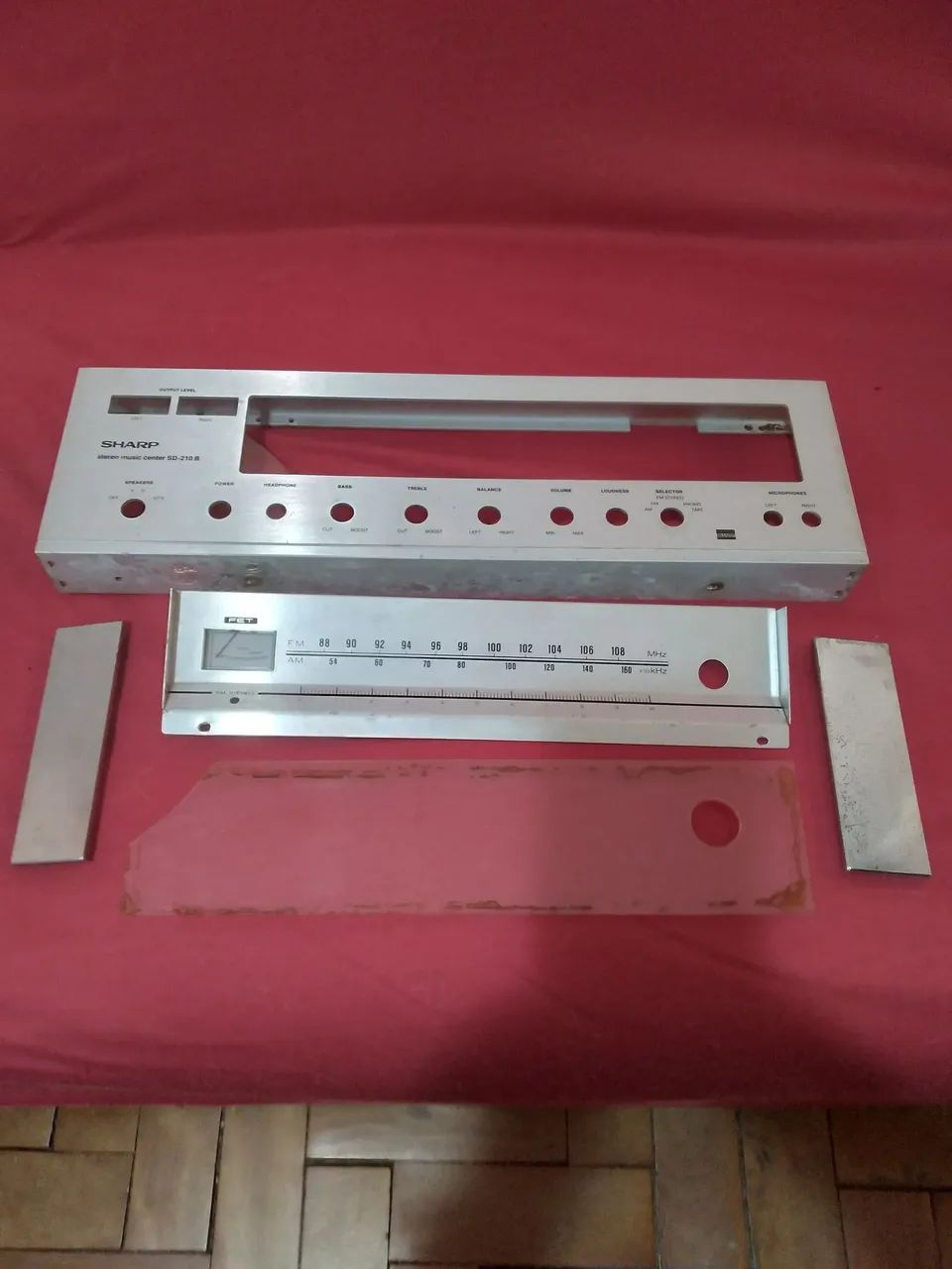 Painel Sharp SG-210,com knobs,v.u indicadores e ponteiro dial