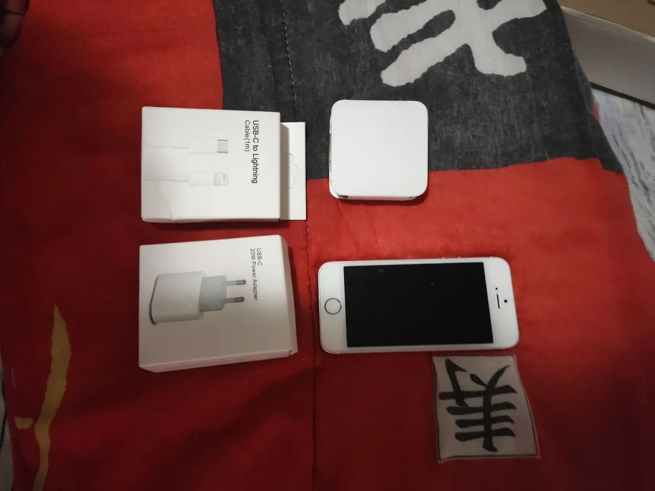 iPhone se 16 gigas rosa