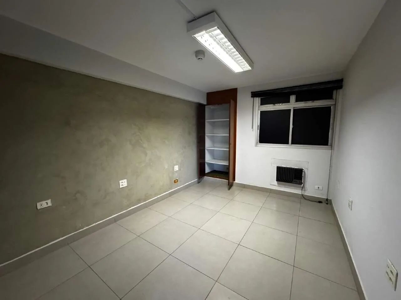 Sala Ed Domo, 55m² R$1.000,00 aluguel.