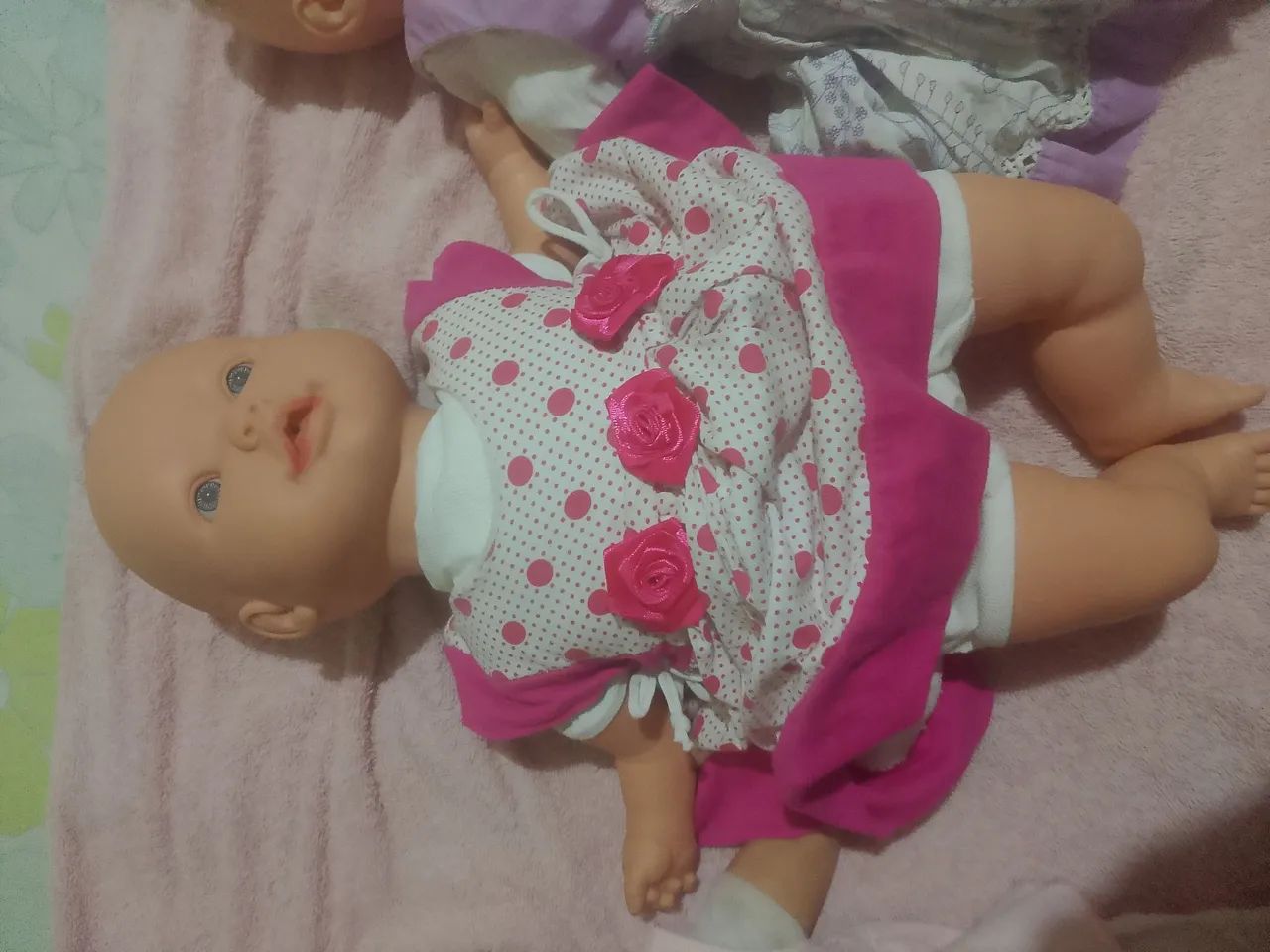 3 bonecas bebes corpinho de pano - Foto 4