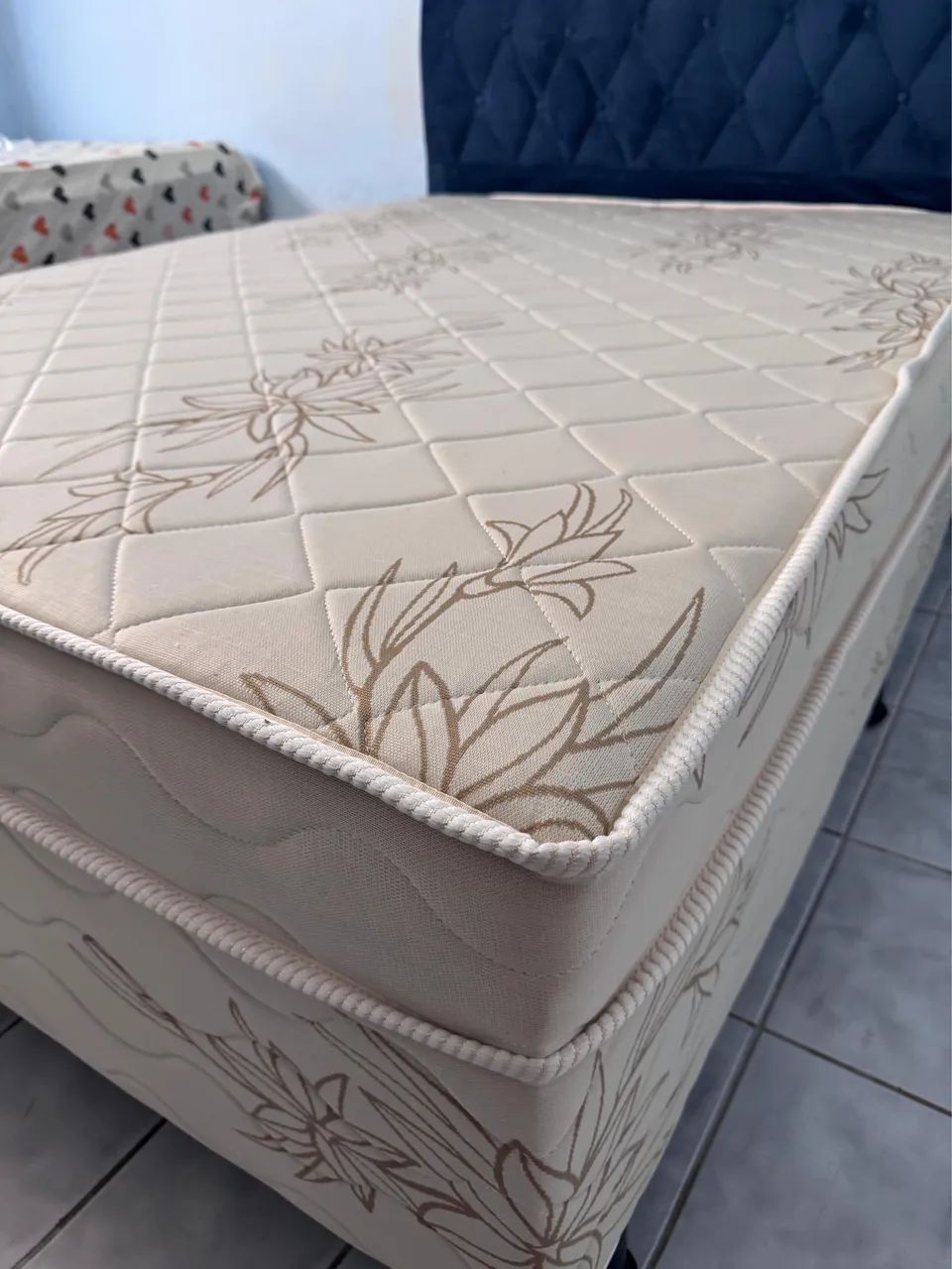 Cama box casal + 2 travesseiros de brinde  - Foto 3