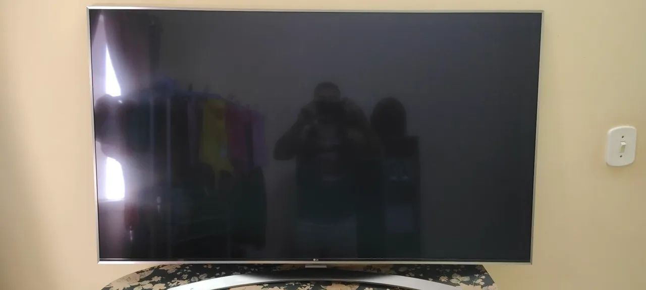 Tv estragada pra tirar peças  - Foto 2