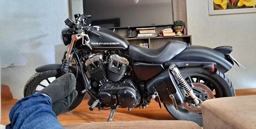 Harley Davidson 883 Custom com baixa Km super conservada - Foto 3