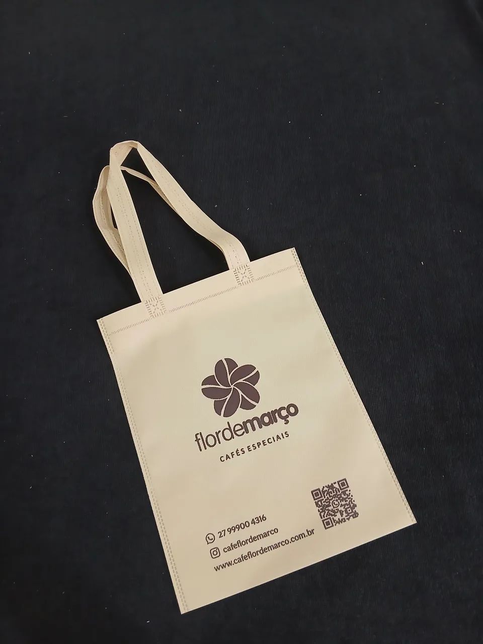 Bolsa em TNT personalizada- * 