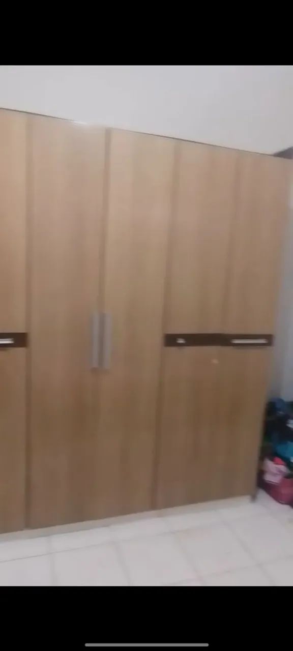Guarda-roupa de  6  portas