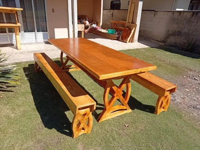 Mesa de Madeira (Área de Festas ou de Jantar)