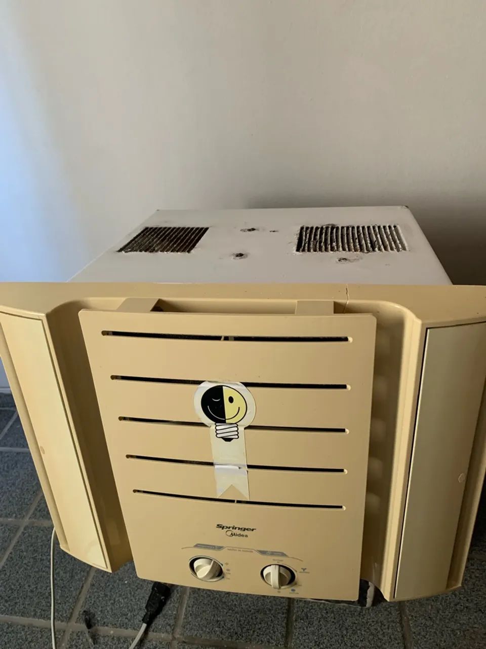 AR CONDICIONADO DE JANELA