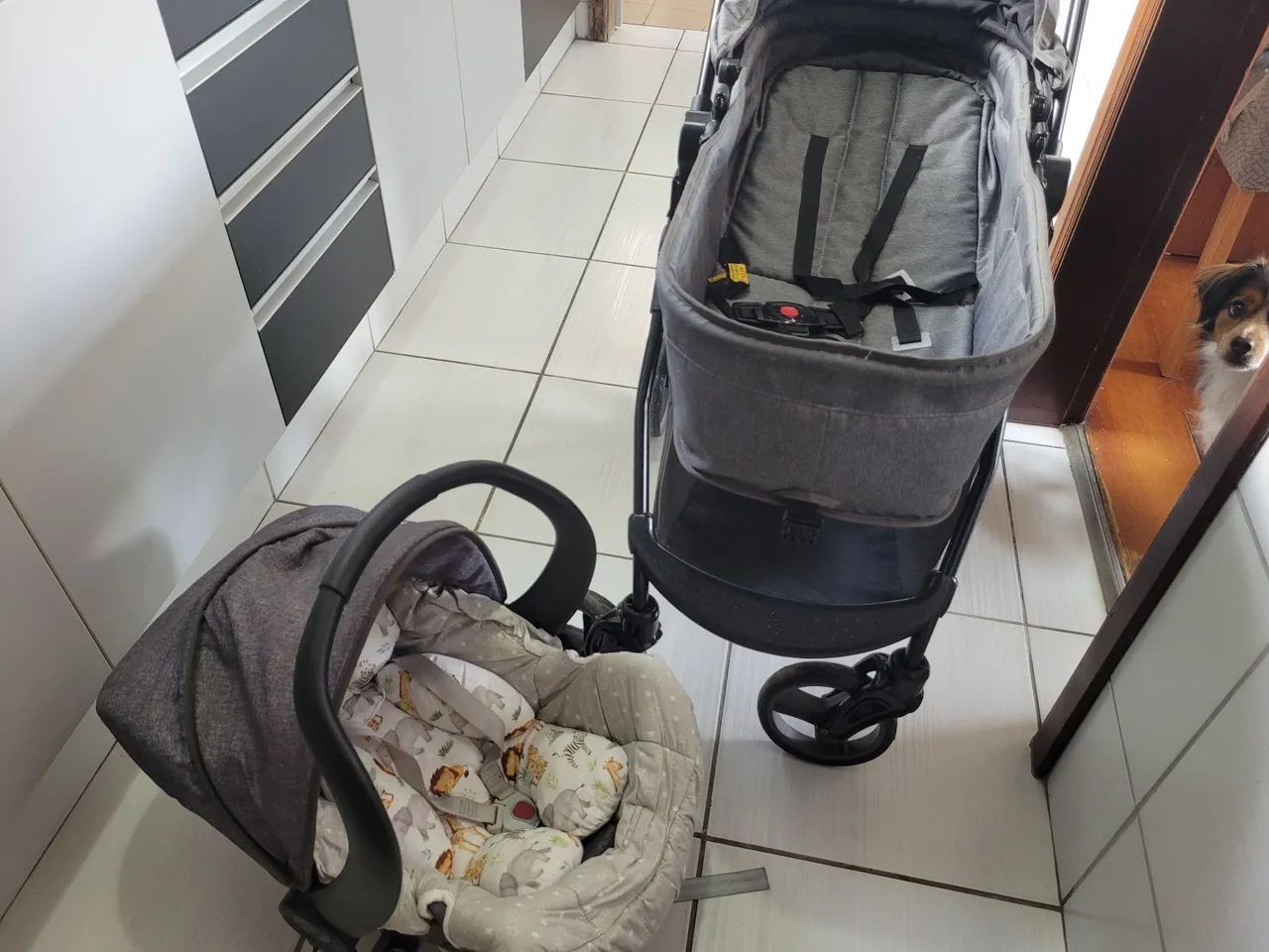 Carrinho de Bebê Galzerano + bebê conforto  - Foto 4