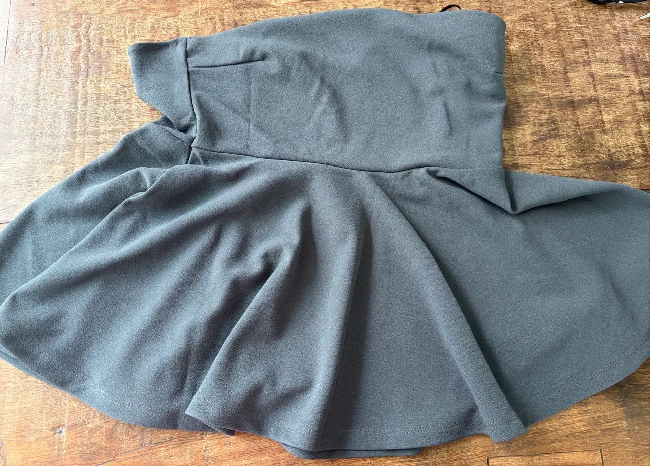 TOP BANDEAU COM PEPLUM tamanho M da H&M