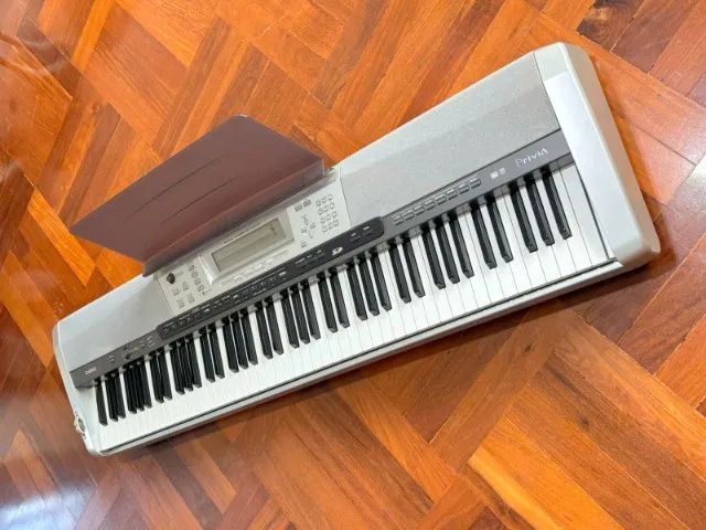 Piano Digital Privia PX 410R (usado) 10x s/ juros crédito