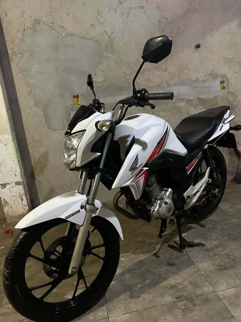 Titan 160 
