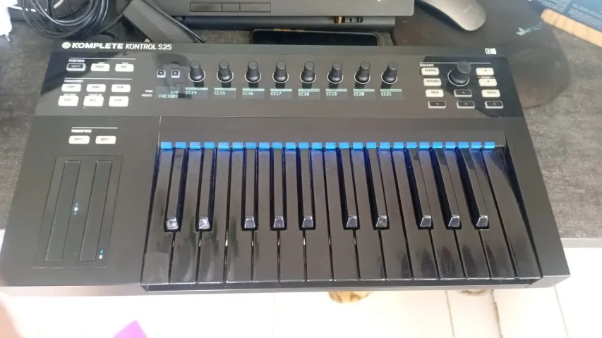 Controlador midi komplete kontrol a49 - - Instrumentos musicais
