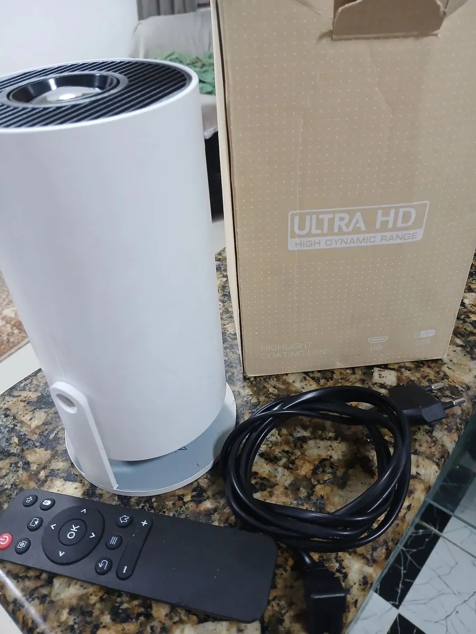 Mini Projetor Portátil HD Android 