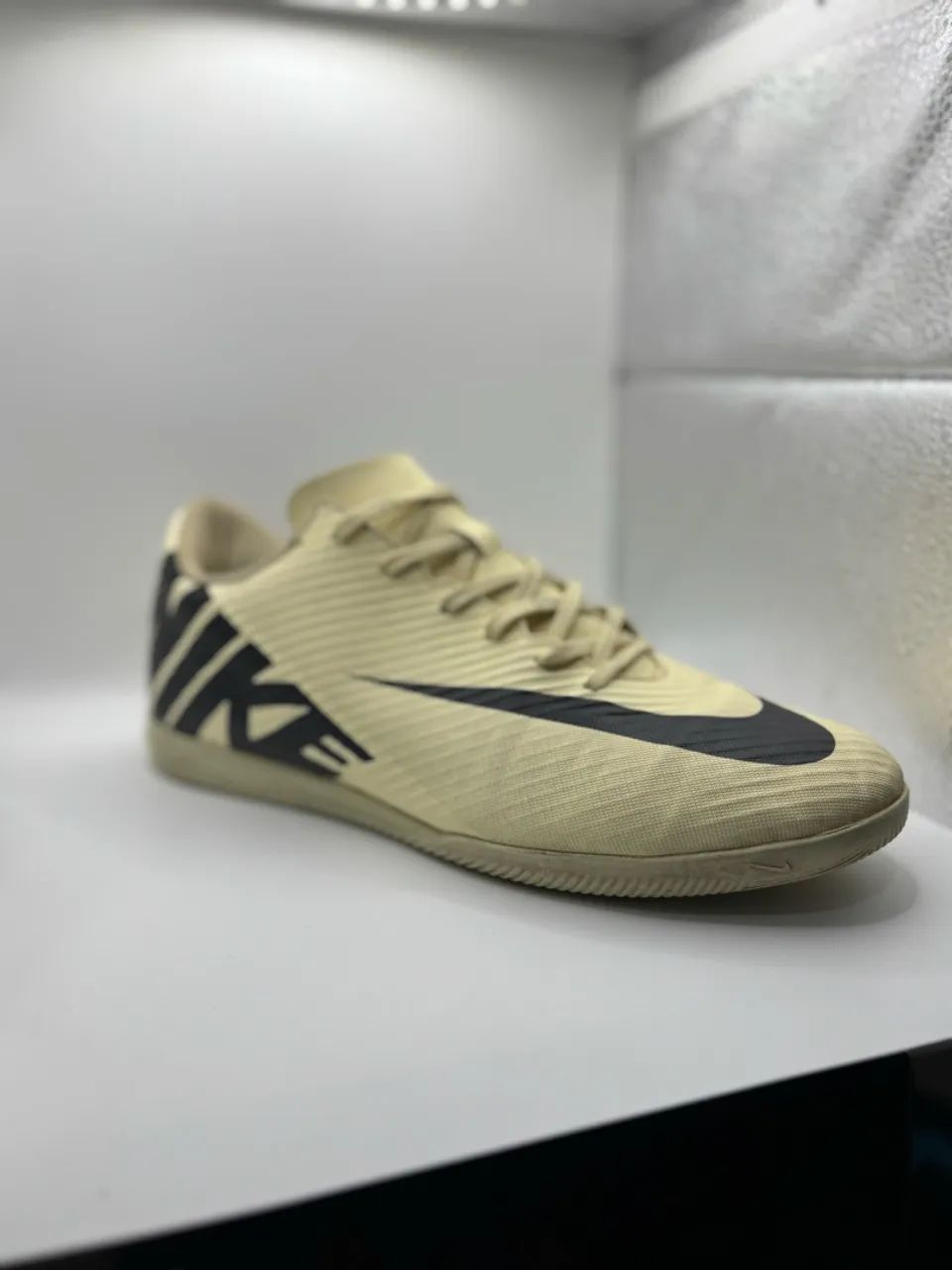 Chuteira futsal 
