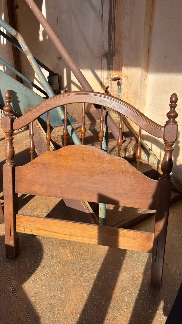 Cabeceira de Cama de Madeira