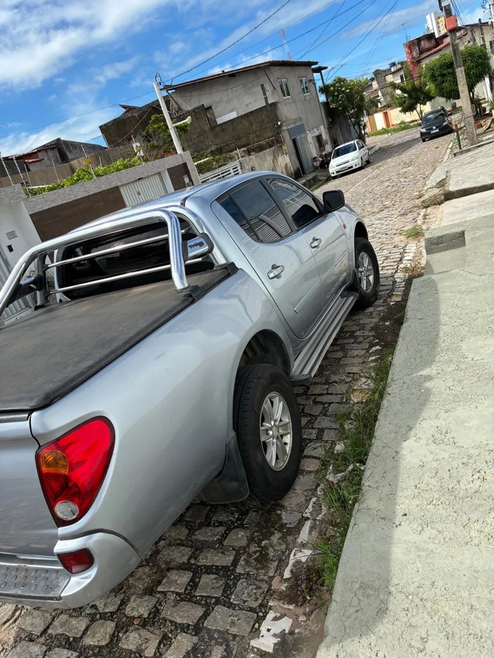 Mitsubishi L200 EVOLUTION 3.2 4X4 TB INT. DIESEL 2013