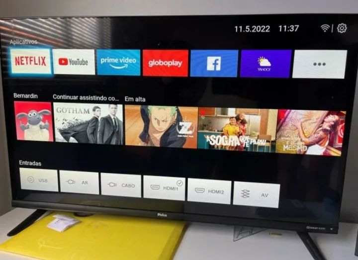 Smart 32" bem conservada 