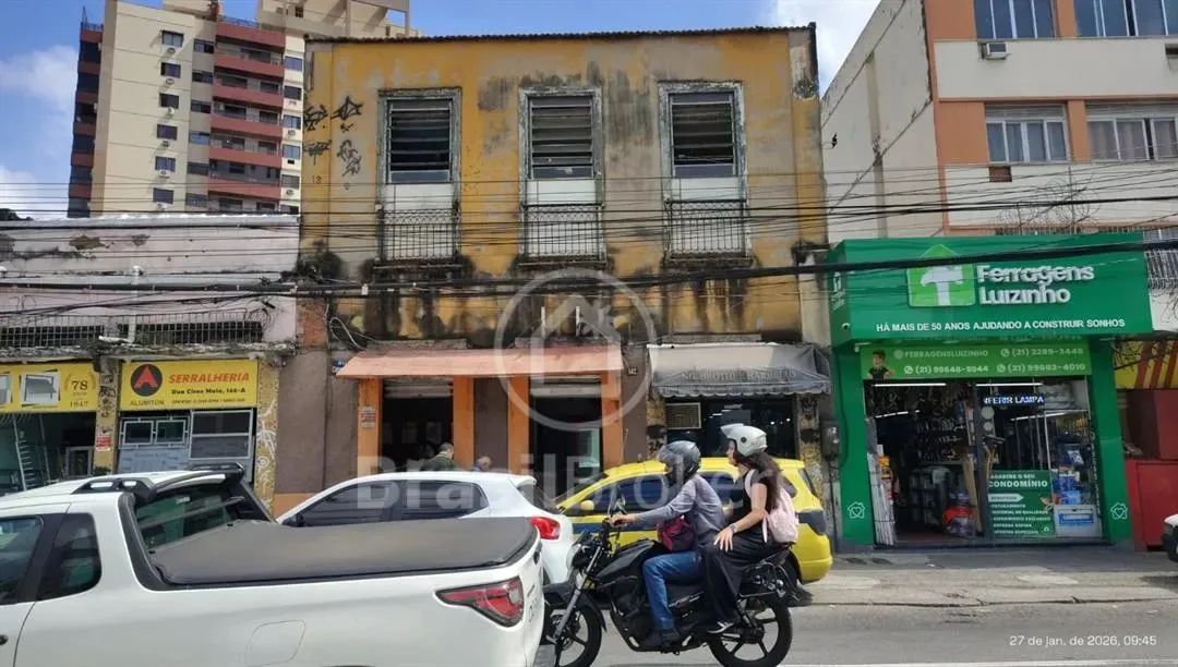 Duas Lojas, Galpão e 12 Kitinets - Cachambi-RJ