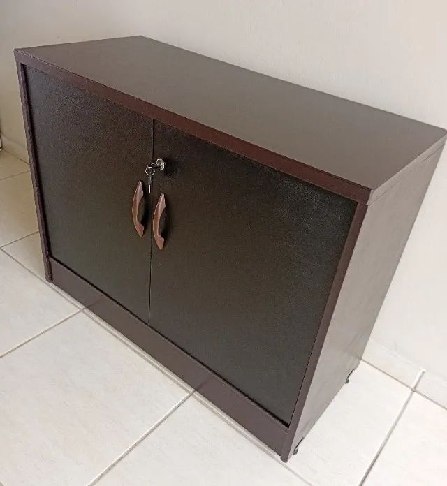 Vendo Balcão 2 Portas com chave - Foto 2