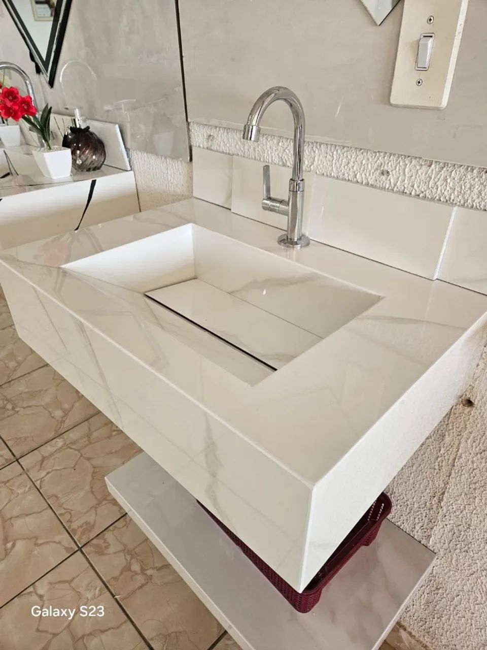 Pia de banheiro a pronta entrega feitas em porcelanato 