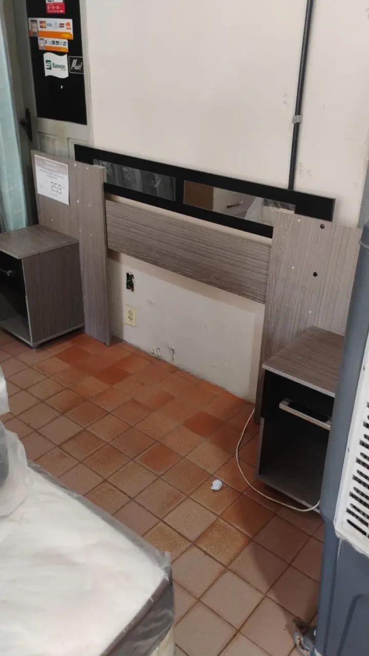 Cabeceira de casal com criado