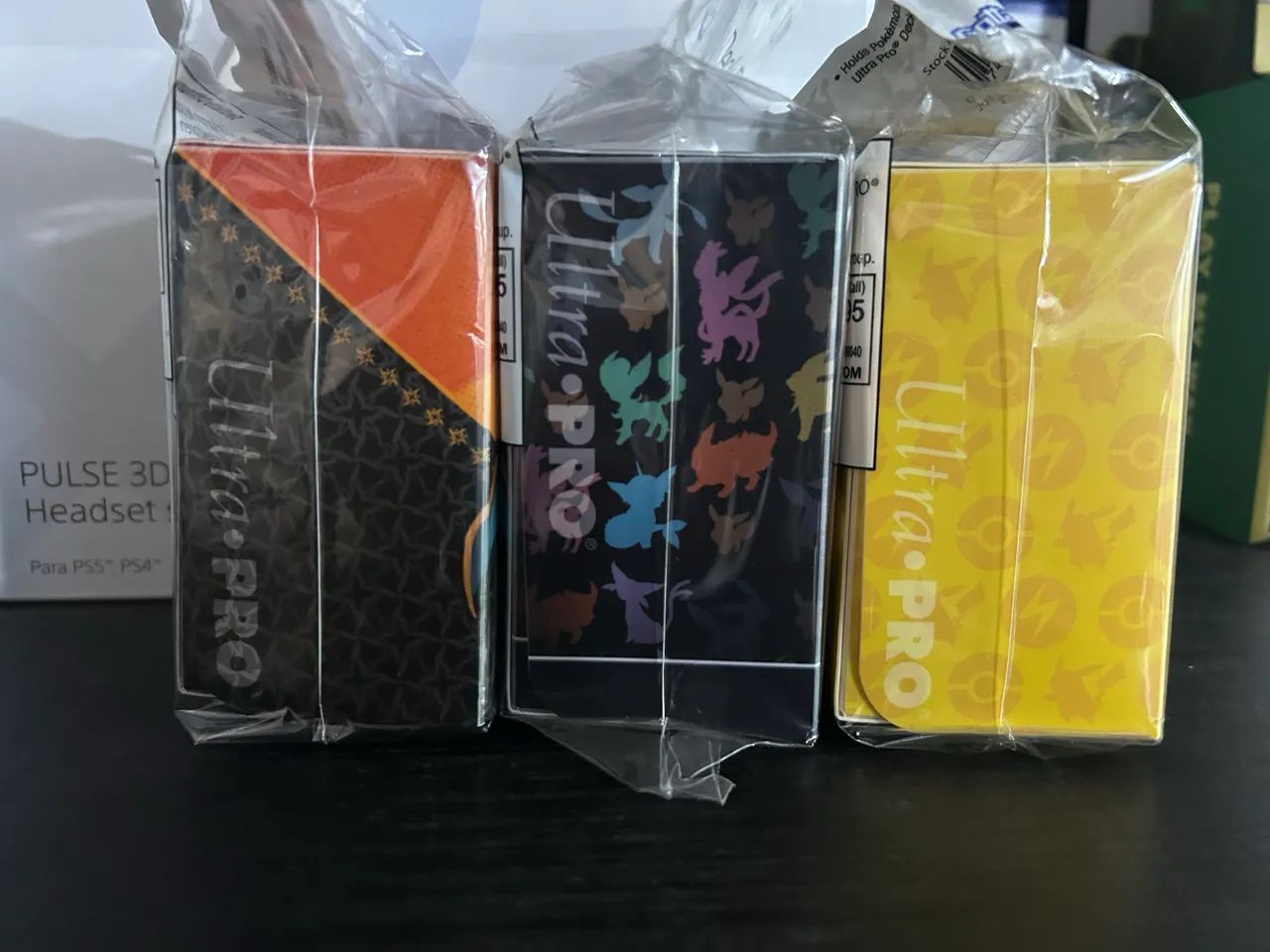 Deck Box Pokémon TCG - Proteção Oficial Ultra PRO [NOVA] Pikachu, Eevee e Charizard - Foto 2