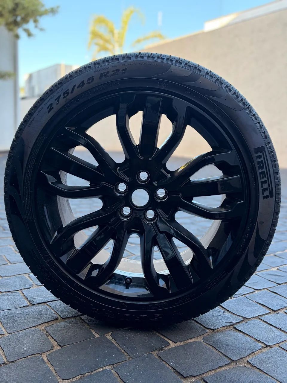 1 Pneu com roda Da Velar  - Foto 2