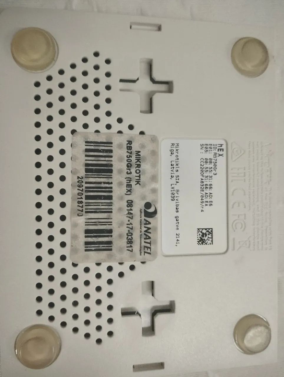 Mikrotik RB750Gr3 - Foto 2