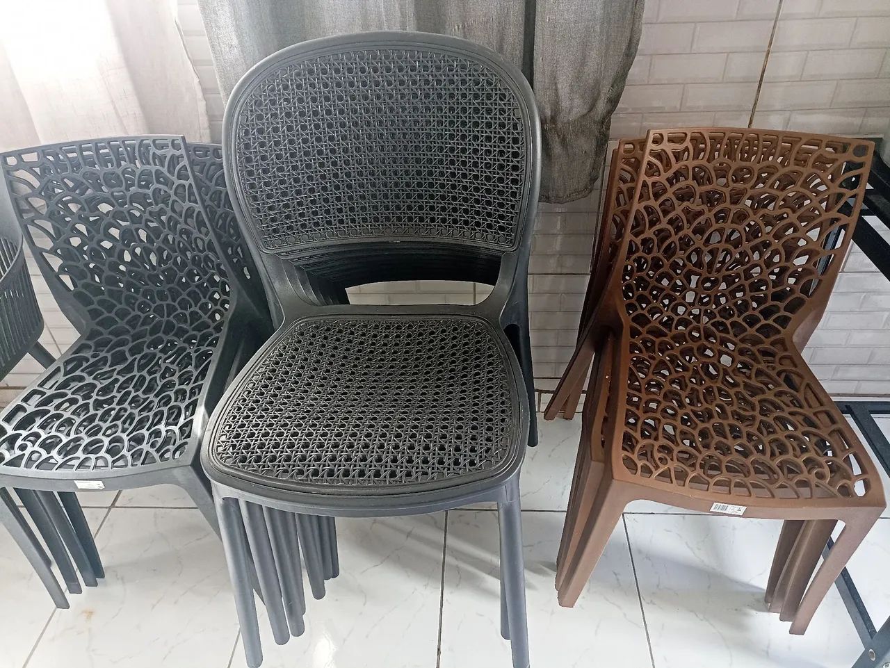 Cadeiras de plásticos 