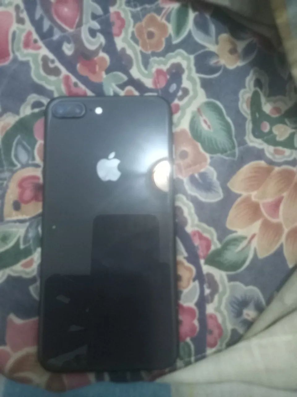 IPhone 8 Plus 64gb funcionando perfeitamente 100% de saúde de bateria  - Foto 2