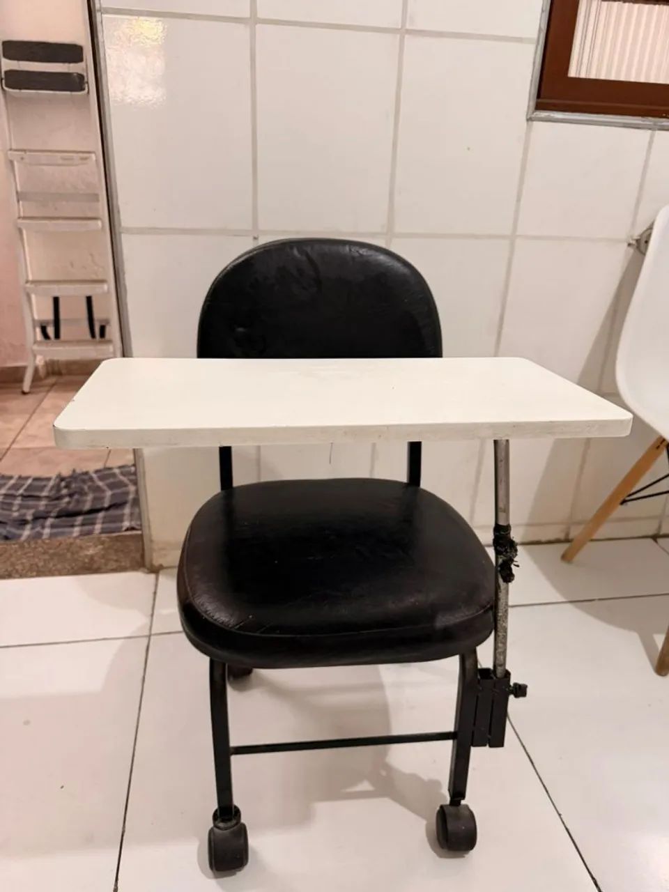 Cadeira Manicure  - Foto 3
